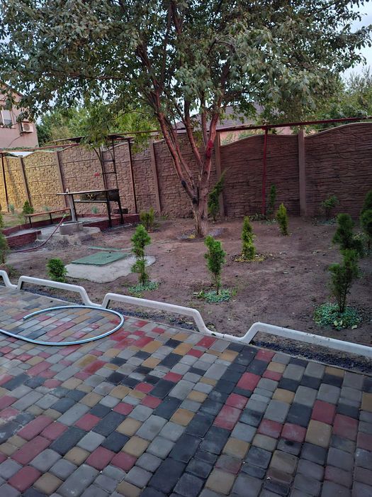 Продам уютный новый теплый дом с беседкой.