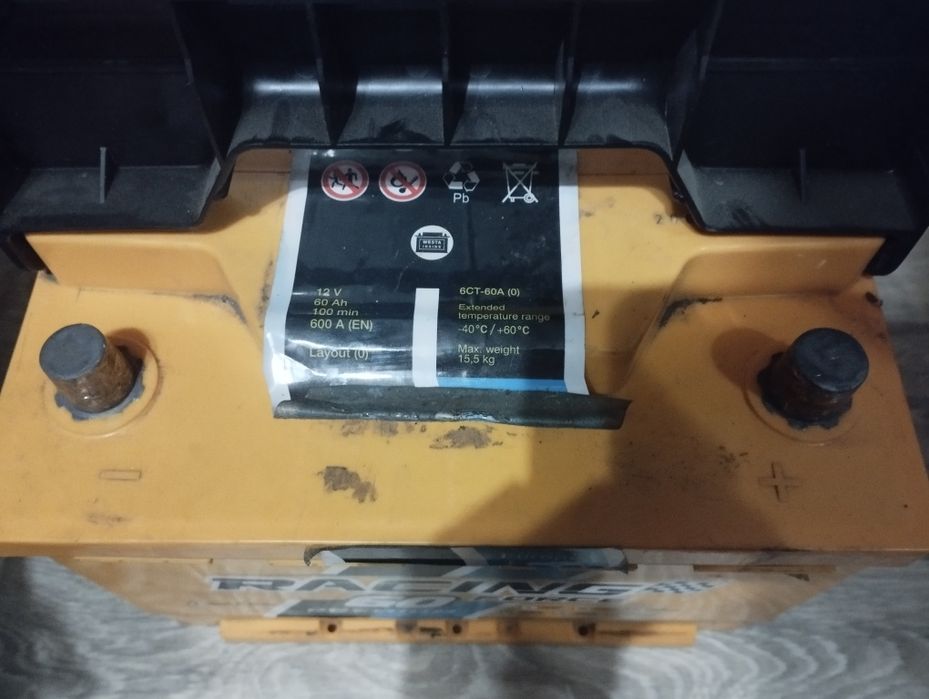 Продам акумулятор для авто 60А в хорошому стані