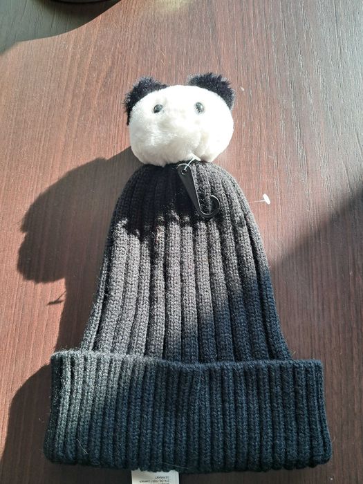 Czapka z pomponem pandą