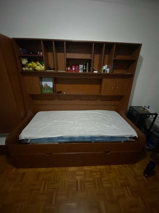 Cama individual com cama inferior + estante | 50€