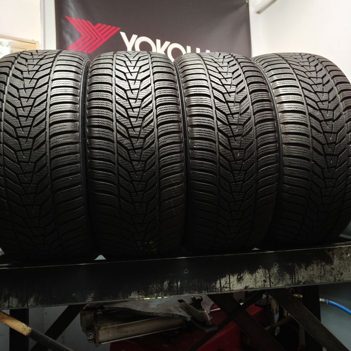 225/40/18 XL Sprzedam komplet opon zimowych Hankook