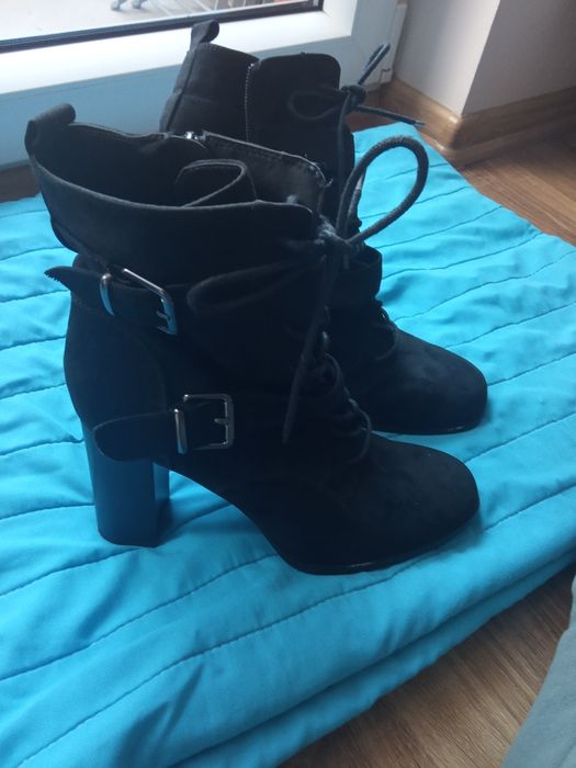 Kozaczki czarne ,krotkie