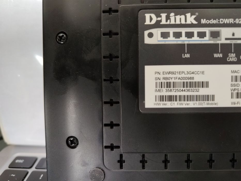 D-Link DWR-921 router 4G LTE