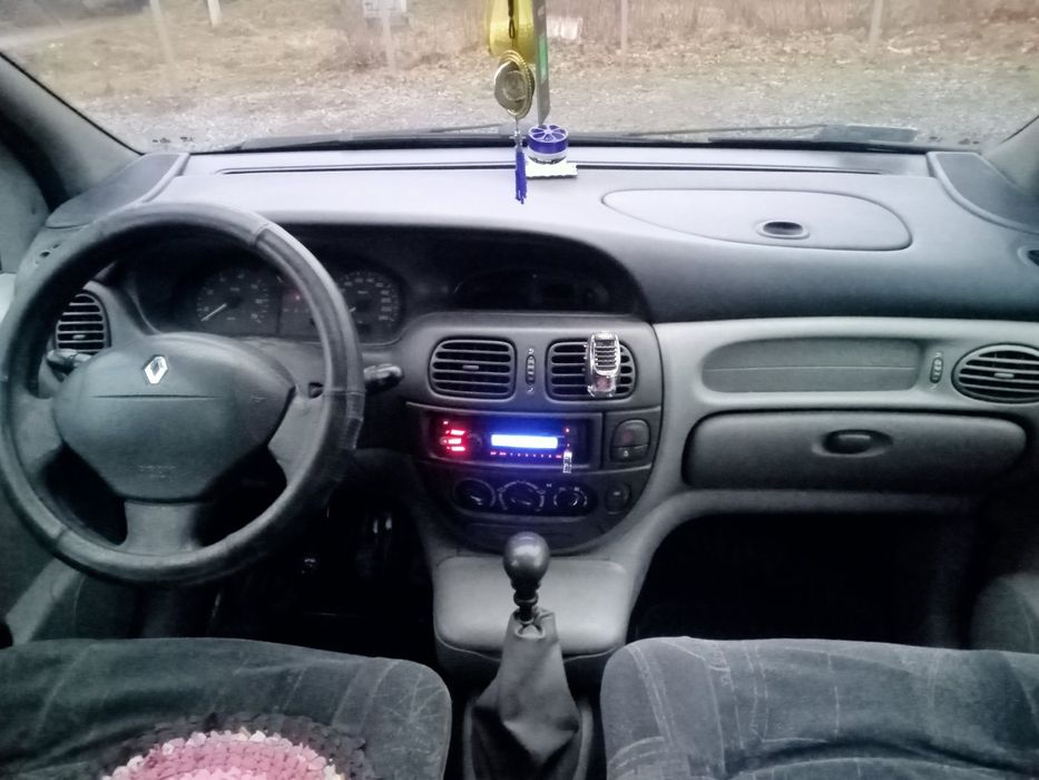 Продається авто рено меган сценік