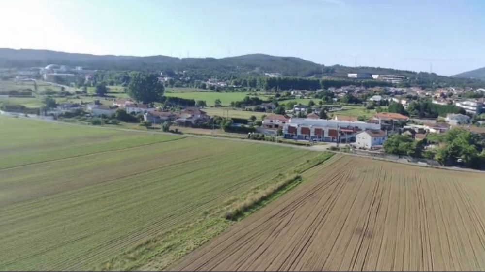 Propriedade com 4.200 m² | Projeto Aprovado T3+1 de 220 m² | Destaque Aprovado |