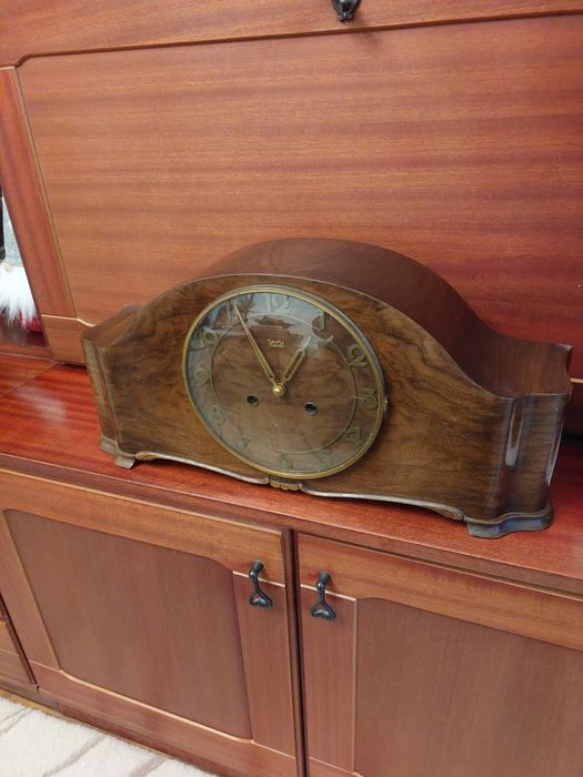 Zegar stary na komodę lub kominek