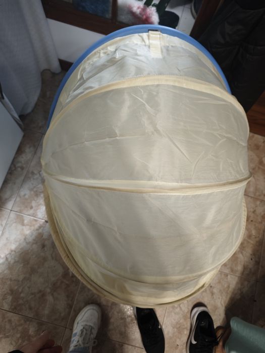 Poltrona infantil giratória azul