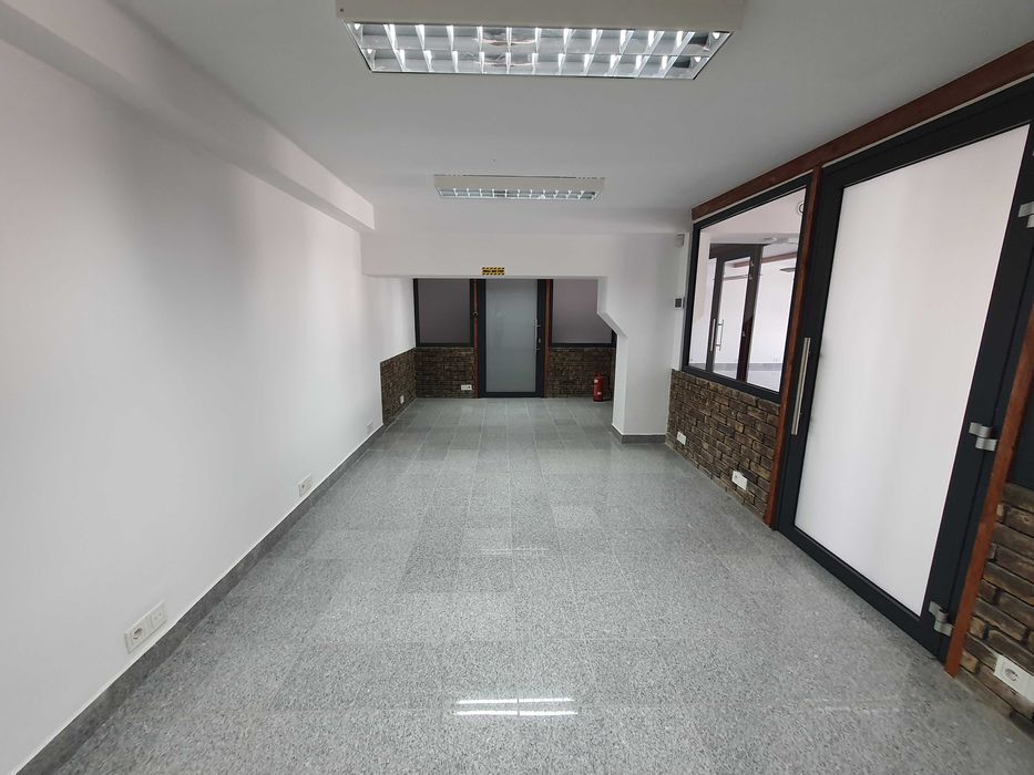 Wynajem biura pod archiwum/salę konferencyjną 26 mkw