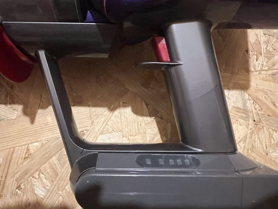 Sprzedam odkurzacz Dyson v10