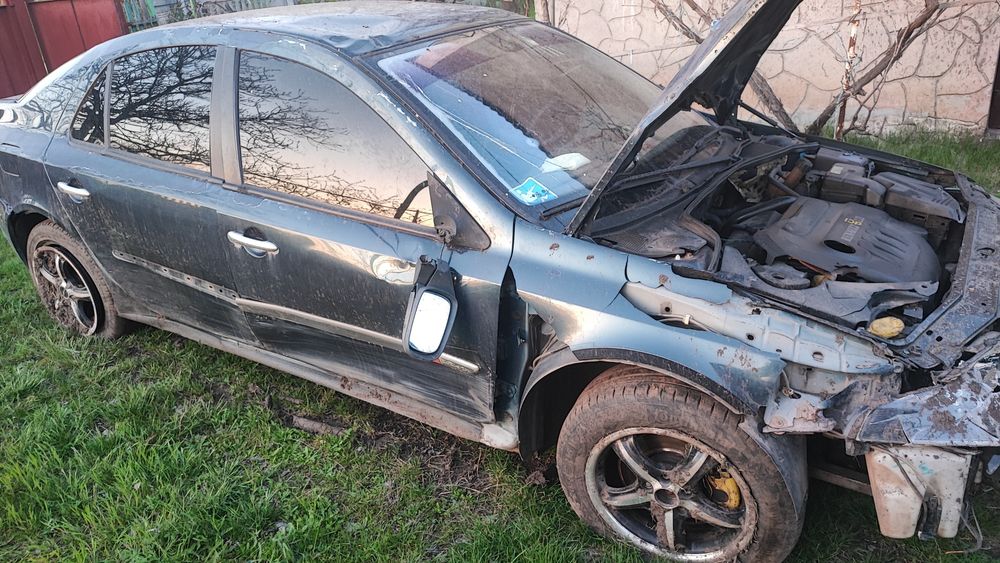 Renault Laguna 2 (Рено Лагуна 2) після ДТП 

Після ДТП.