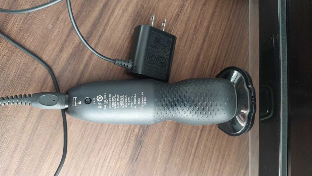 Електробритва Philips series 5000.
