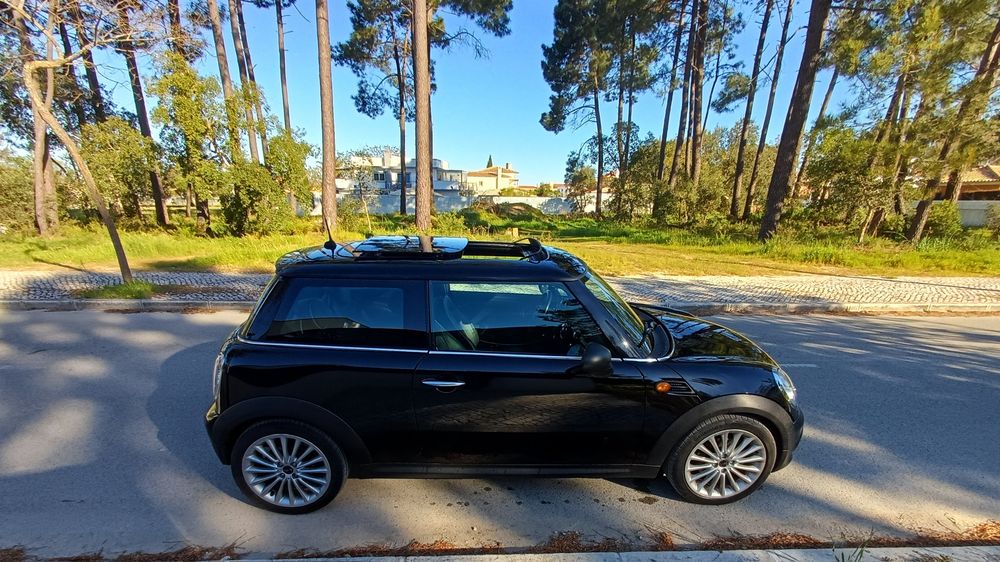 Mini diesel com teto panorâmico