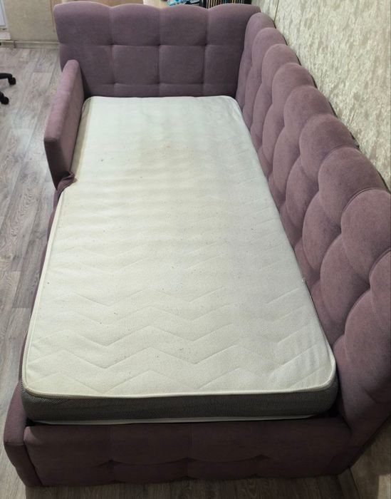 Ліжко для дівчинки