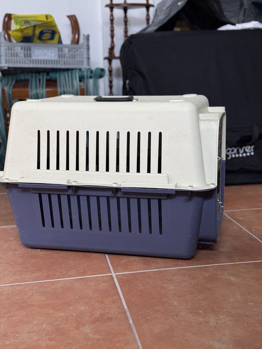 Transportadora para cães de porte médio