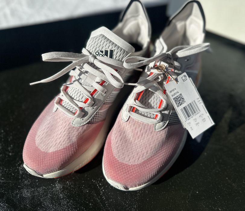Кросовки Adidas AVRYN