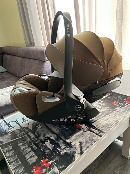 Дитяче автокрісло