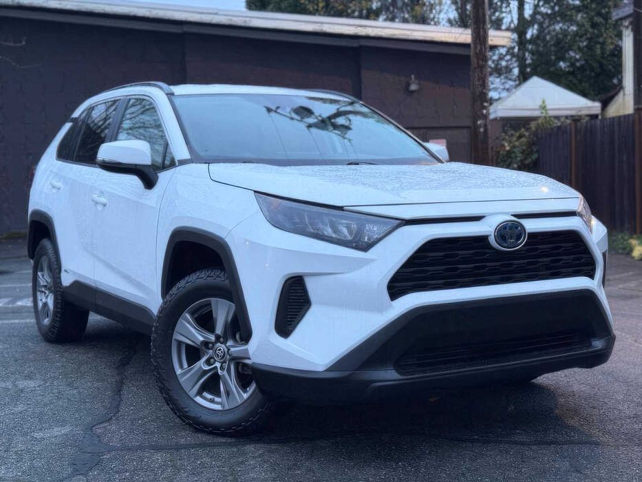 Toyota RAV4      2022