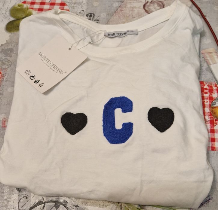 Vendo t-shirts, calças novas