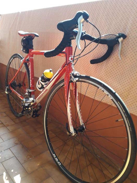 Bicicleta de estrada,sem arranhões na pintura em muito bom estado em t