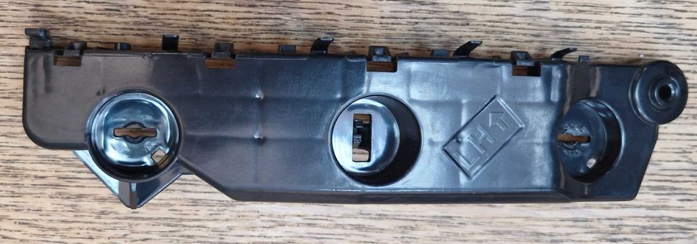 Кронштейн (крепление) крыла переднего  Nissan Rogue T33