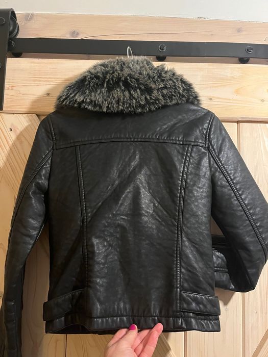 Kurtka, ramoneska z dopinanym furtxanym kołnierzem