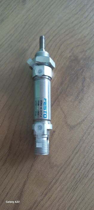 Пневмоциліндр Festo DSNU-16-10-P-A