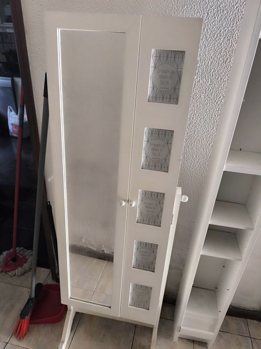 Armário porta jóias
