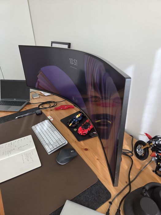 Monitor Samsung Odyssey 49" Ultrawide (LS49FG91GEUXEN) – Como Novo
