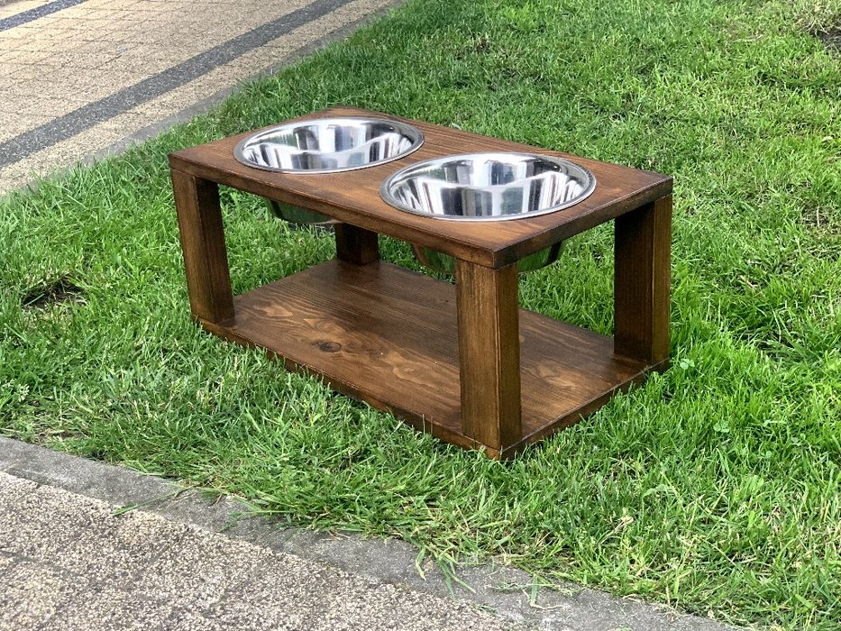 Bufet dla dużego psa