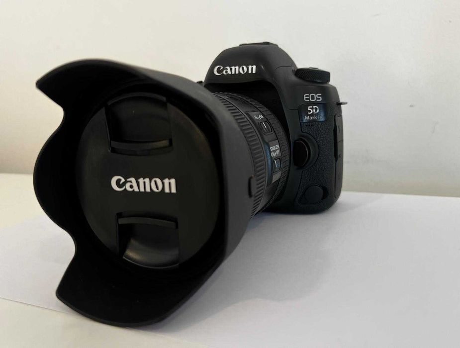 Maquina canon 5D mark iv com objetiva canon 24-70mm F4