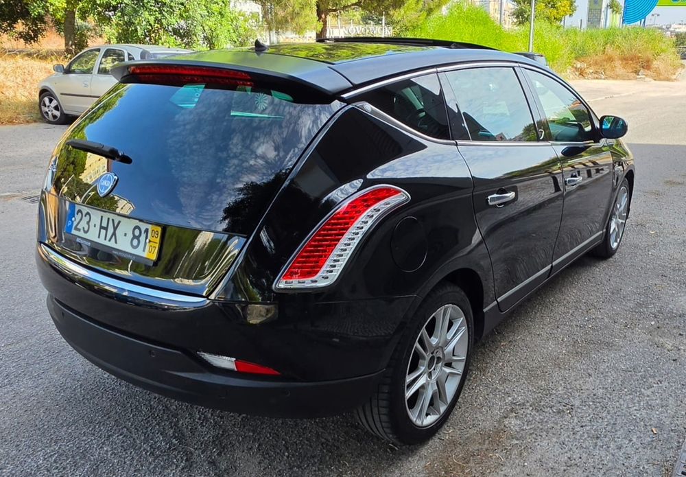 Lancia Delta Platino