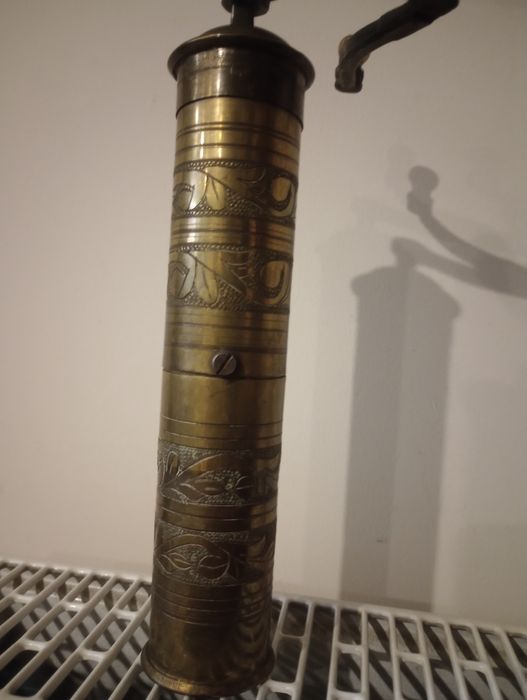 Stary mosiężny młynek do kawy Okazja