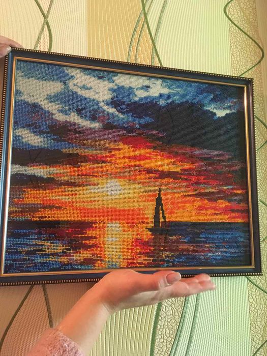 Продам картину вышитую бисером