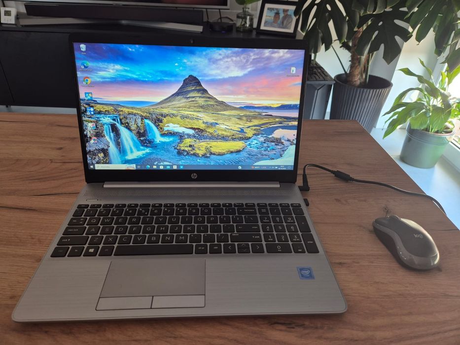 Laptop HP 250 G8
