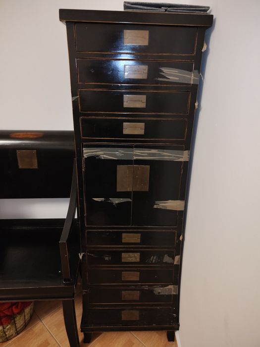 Wąska komoda Kamasutra Vox