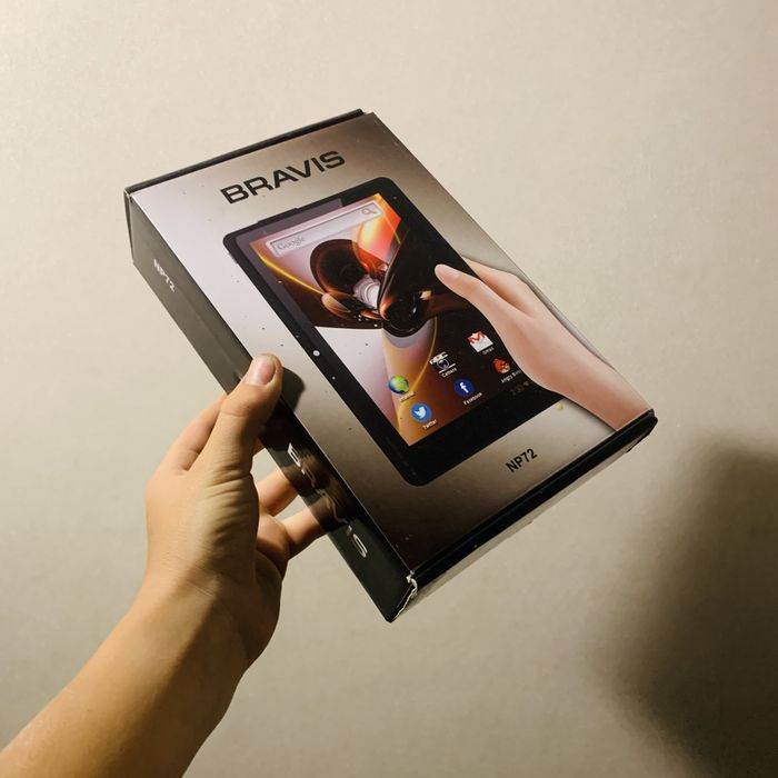 Продам планшет bravis np72