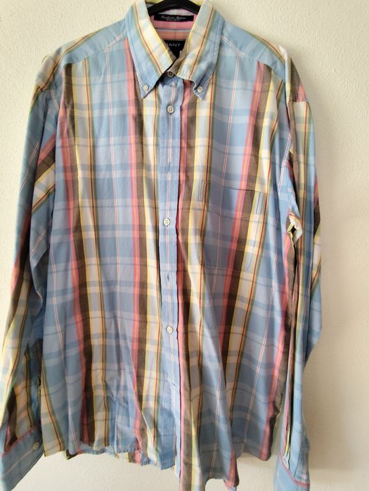 Várias camisas marca