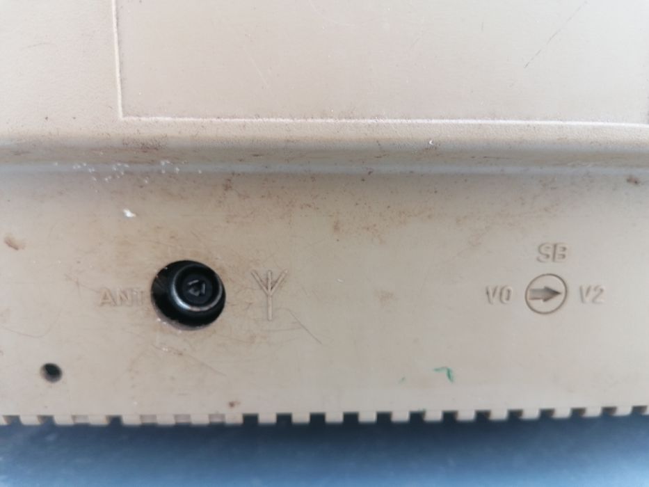 Old television - does not work64585126504066123