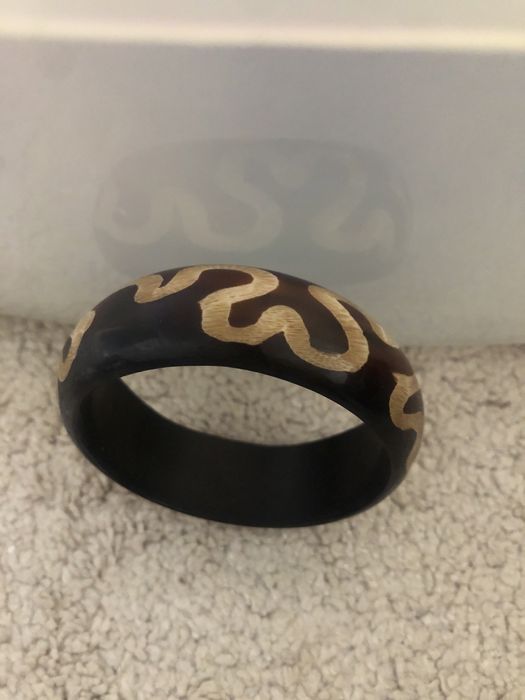 Pulseiras como novas