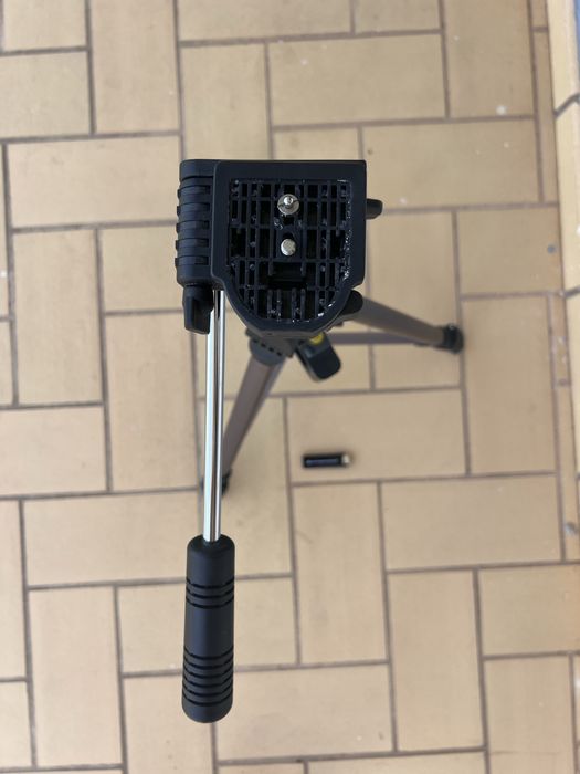 Vanguard Tripod VT-528