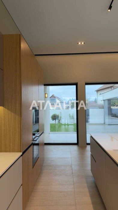 Одноэтажный дом элит класса на 10.66 сотках в Совиньоне