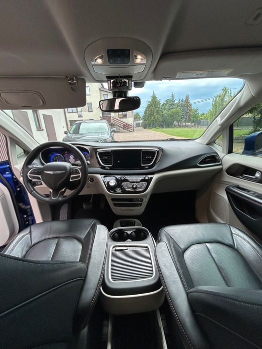 Chrysler Pacifica 3.6 Pacyfica benzyna 7 osób Monitory