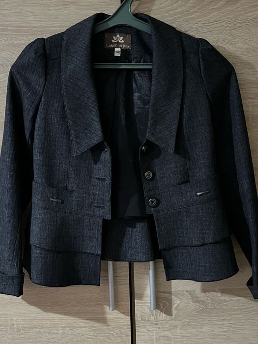 Пиджак детский в отличном состоянии