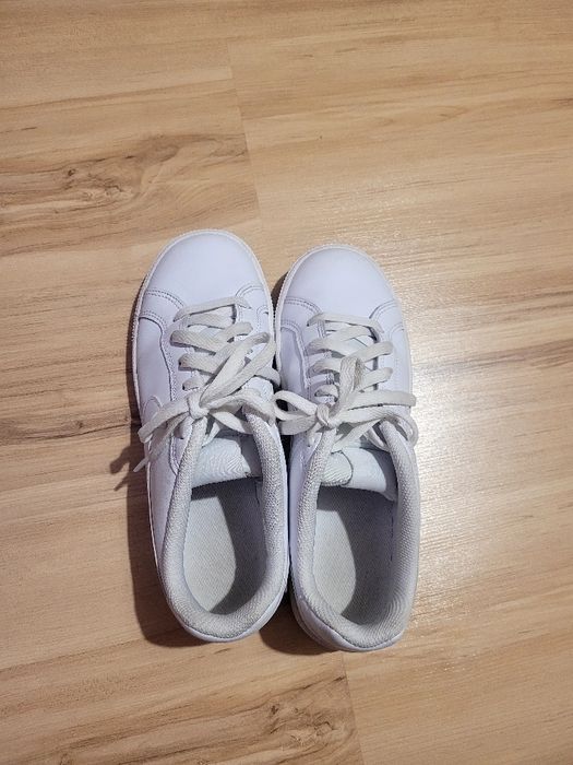Białe buty nike rozmiar 39