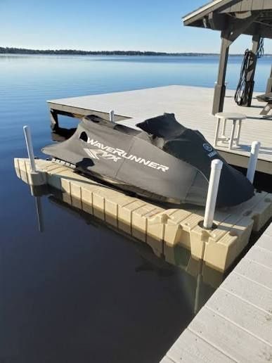 Aluguer de Plataforma Flutuante moto de água