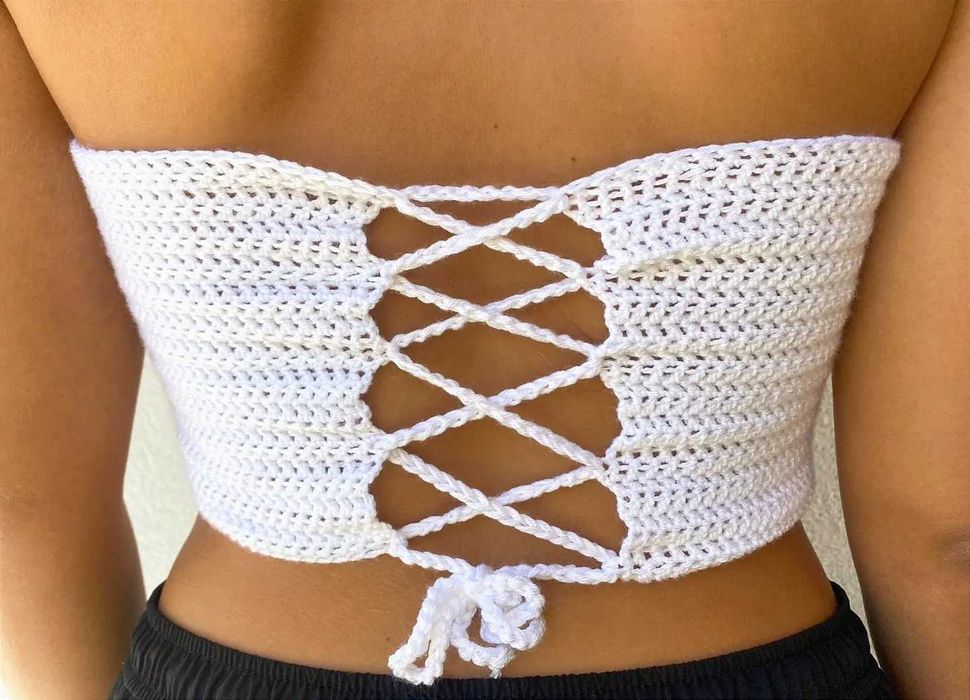 Top em crochet feito à mão