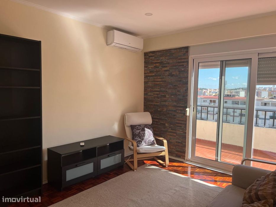 Excelente apartamento T1 mobilado para arrendar no centro de Setúbal
