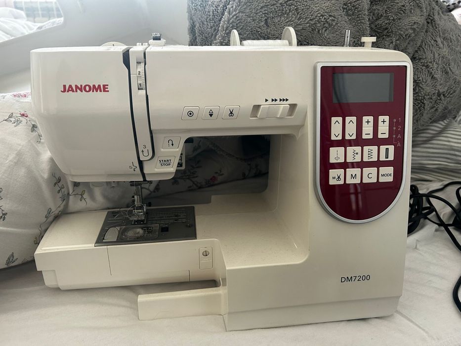 Maszyna do szycia JANOME DM7200