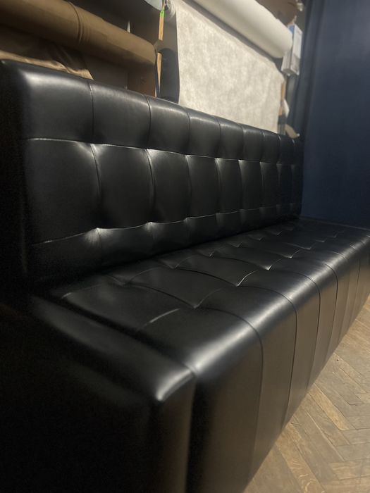 Диван в Офіс Ресторан Кафе