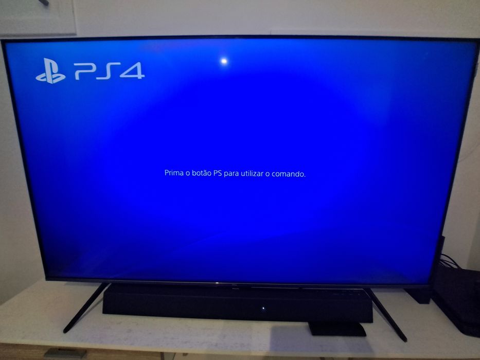 Ps4 com comando e 6 jogos